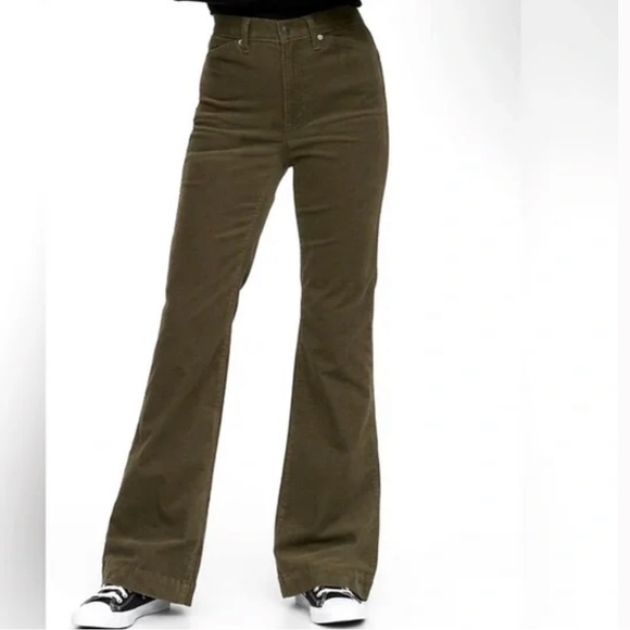 NWT GAP green corduroy flare pants size 8 / 29r - Picture 6 of 6
